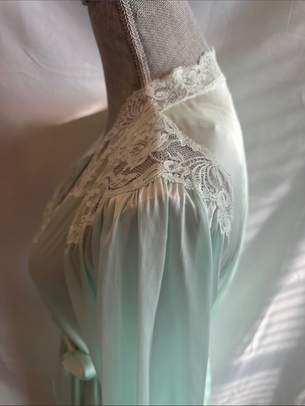 Miss Elaine Mint Green Lace-Trim Long Peignoir Set - Picture 7 of 13